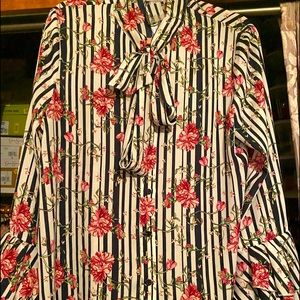 💙💗𝑺𝒕𝒓𝒊𝒑𝒆𝒅 ℱ𝓁ℴ𝓇𝒶𝓁 𝕊𝕙𝕚𝕣𝕥💗💙